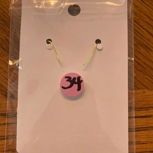 34      “Witch hat” earrings. - Picture 2 of 2